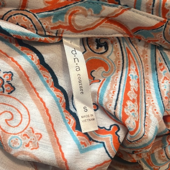 NWOT DNA Couture Women Top Size M Orange Paisley Collared Retro Colorful Blouse - Picture 4 of 5